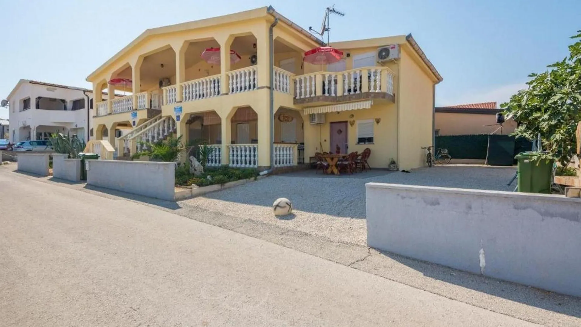 Apartments Delic-Pejic Vir 0*,  Chorvatsko